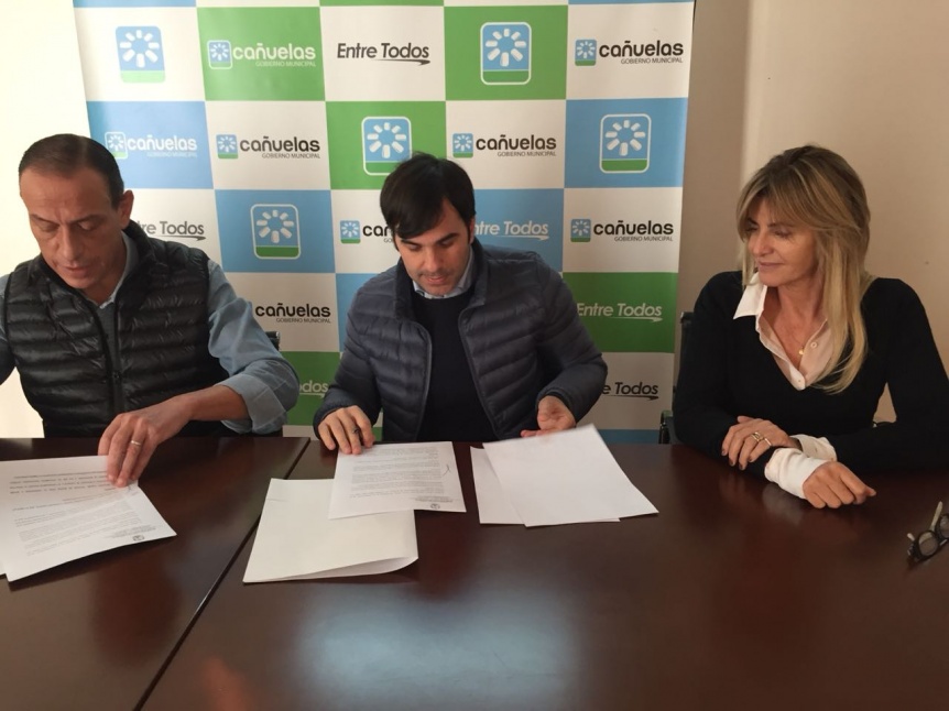 Intendentes peronistas firman convenio para generar lotes y construir viviendas