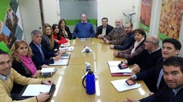 Sarquis recibió a secretarios de la Producción de municipios peronistas que reclaman beneficios