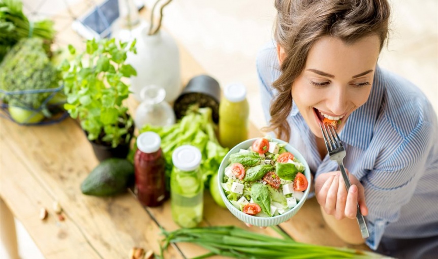 ¿Estás a dieta pero no bajas de peso? Te damos las razones