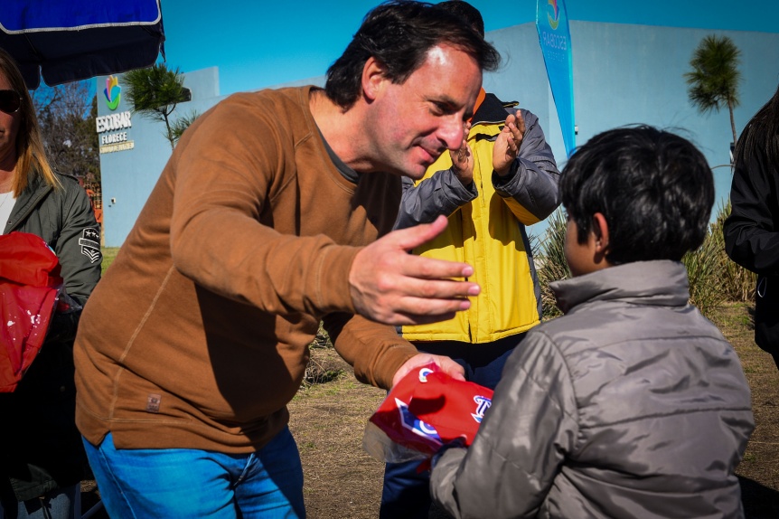 Ariel Sujarchuk participó de la apertura de la escuela municipal de béisbol