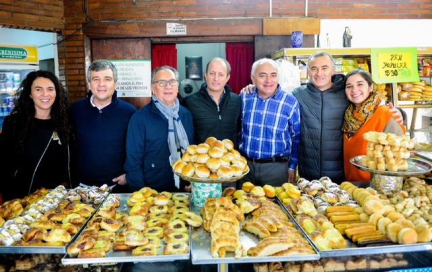 Zabaleta, Insaurralde y Descalzo verificaron el funcionamiento del programa “Pan Popular”