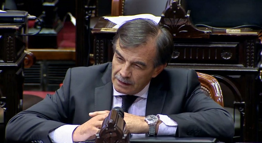 Diputado platense recibió un culatazo en un intento de entradera