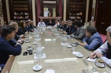 Para bajar tensiones y rumores, María Eugenia Vidal se muestra con ministros nacionales
