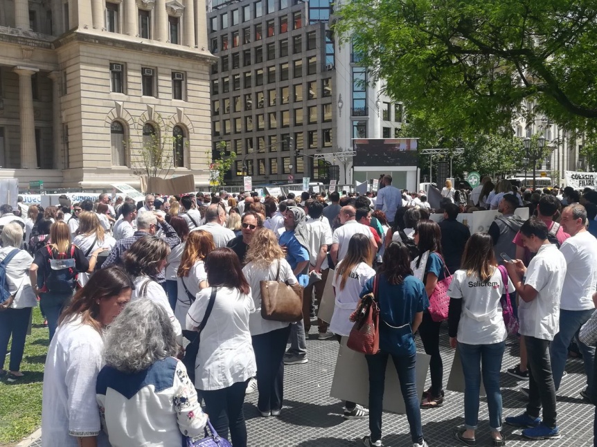 Farmacity: con una movilización, se realizó la primera audiencia ante la Corte