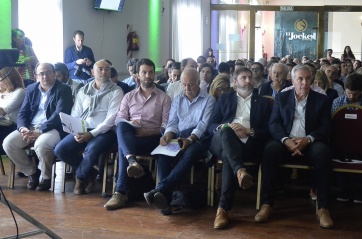 Frente a jefes comunales, Lacunza respaldó el Consenso Fiscal firmado con la Nación