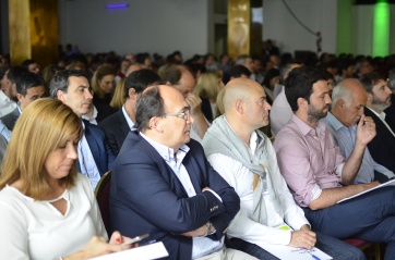 Frente a jefes comunales, Lacunza respaldó el Consenso Fiscal firmado con la Nación
