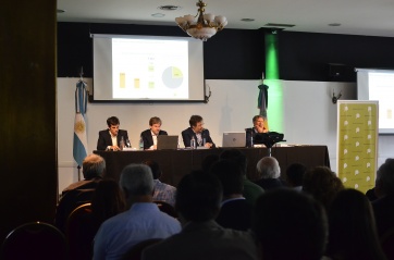 Frente a jefes comunales, Lacunza respaldó el Consenso Fiscal firmado con la Nación