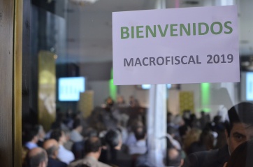Frente a jefes comunales, Lacunza respaldó el Consenso Fiscal firmado con la Nación