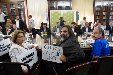 Tras rechazar el nuevo aumento con bono de fin de año, los docentes vuelven al paro