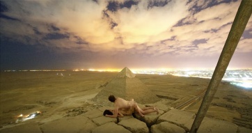 Piden investigar a una pareja que se filmó teniendo sexo en una pirámide egipcia