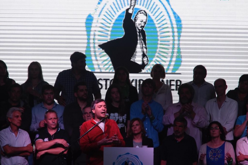 Máximo volvió a la Provincia y pidió construir el