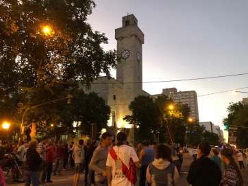 Malestar social: cacerolazos en la Provincia y en la Capital Federal contra el gobierno por el tarifazo