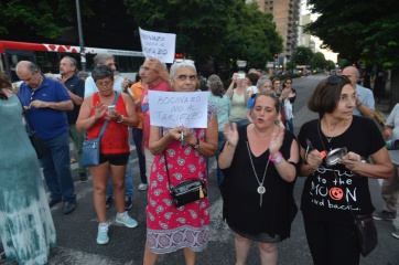 Malestar social: cacerolazos en la Provincia y en la Capital Federal contra el gobierno por el tarifazo