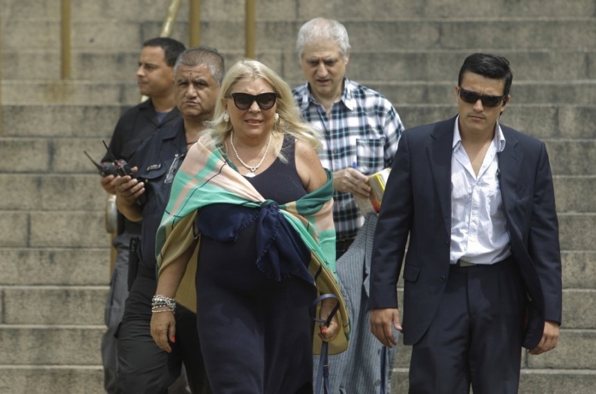 Contraataque: Carrió denunció a D´Alessio por enriquecimiento ilícito y evasión