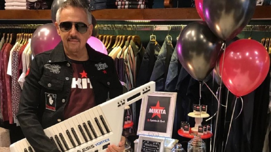 Alejandro Lerner lanzó su propia línea de indumentaria rockera