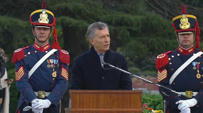 Con un “Fiscal rebelde” en el público, Macri encabezó el acto por el Día del Ejército