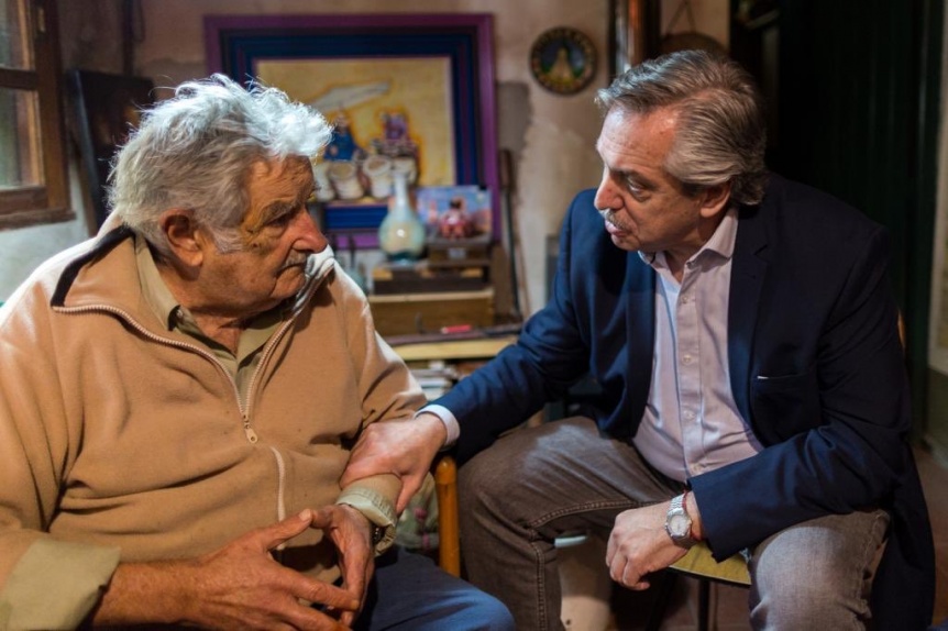 Alberto Fernández tuvo su debut internacional como precandidato